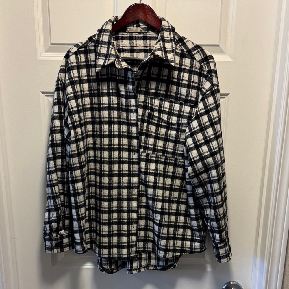 Women’s XL Black and White Plaid Shacket